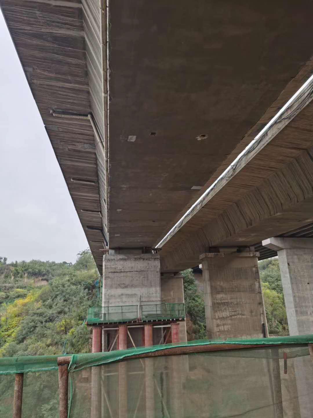 三亚桥梁加固前制定可行设计方案图并用对施工方法